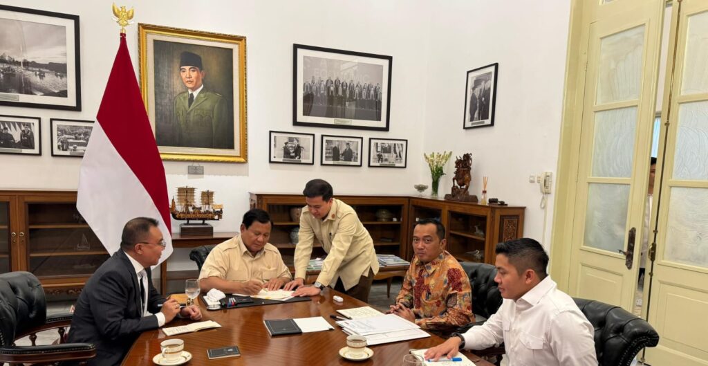 Presiden Prabowo saat teken Inpres percepatan pembangunan Enggano, Bengkulu