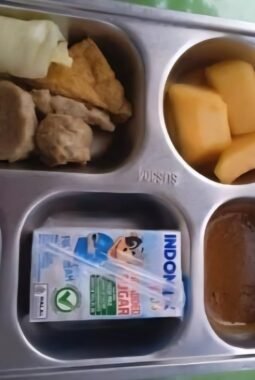 Diduga Basi, Makanan Bergizi Gratis di SMPIT Khoiru Ummah Dikembalikan ke Penyedia